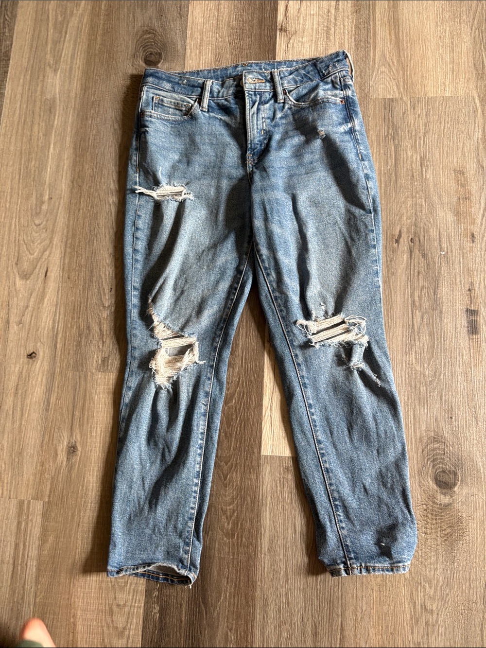 Old Navy Distressed Women’s Blue Ripped Jeans